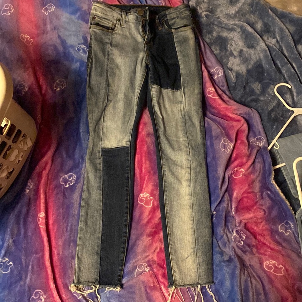 Cross patches skinny jeans